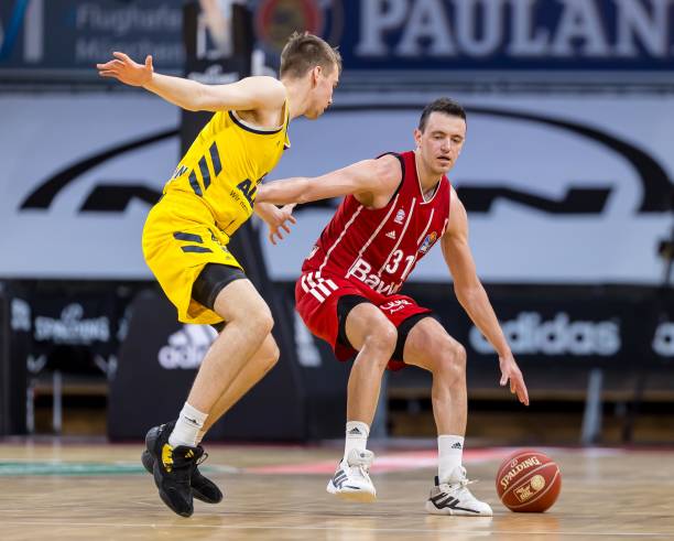 伤害球员的 伤害球员的